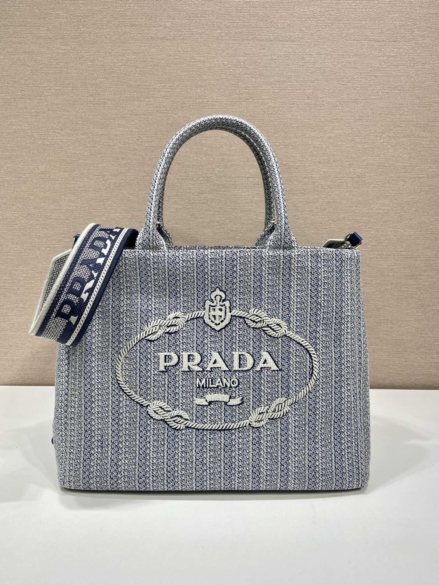 Prada_1BA342Tote-27_18.5